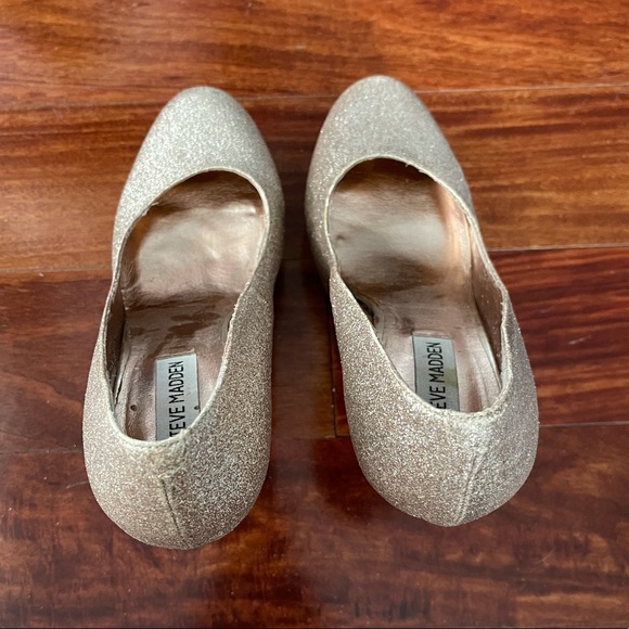 Steve Madden Gold Glitter ‘Caryssa’ Pumps sz 9.5 - Picture 3 of 13